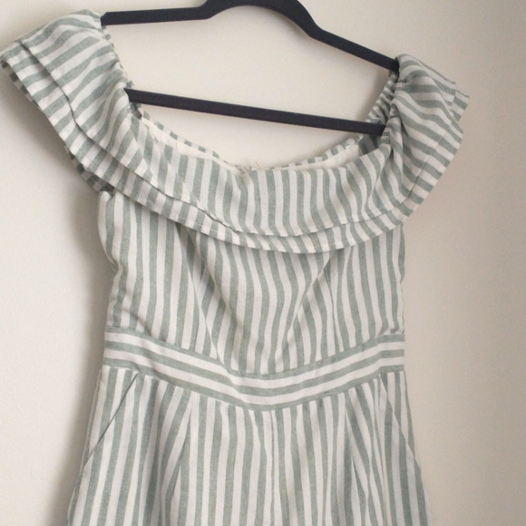 Lulu's green chambray striped ruffle romper S - Picture 2 of 10